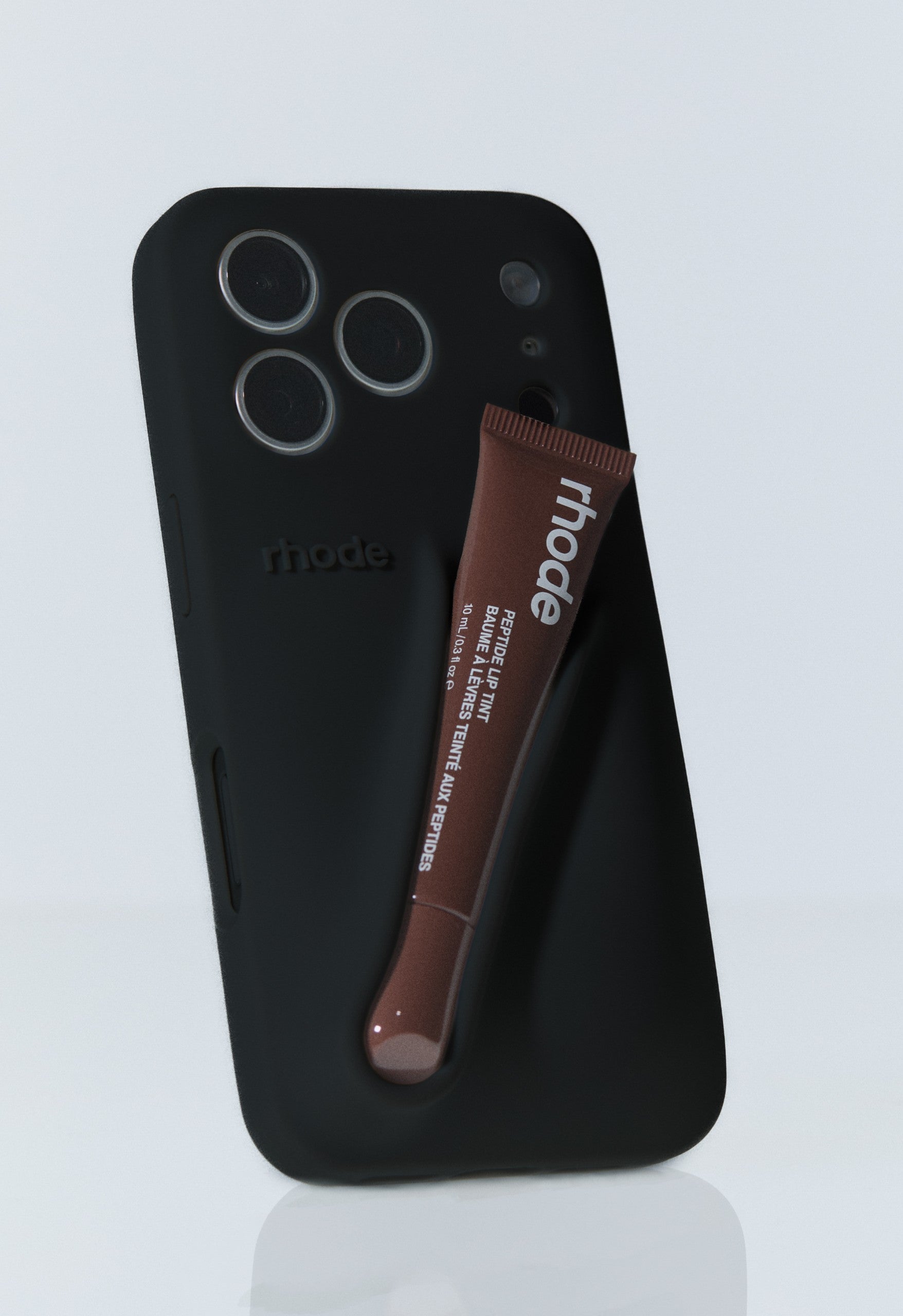 Alternative view of lip case